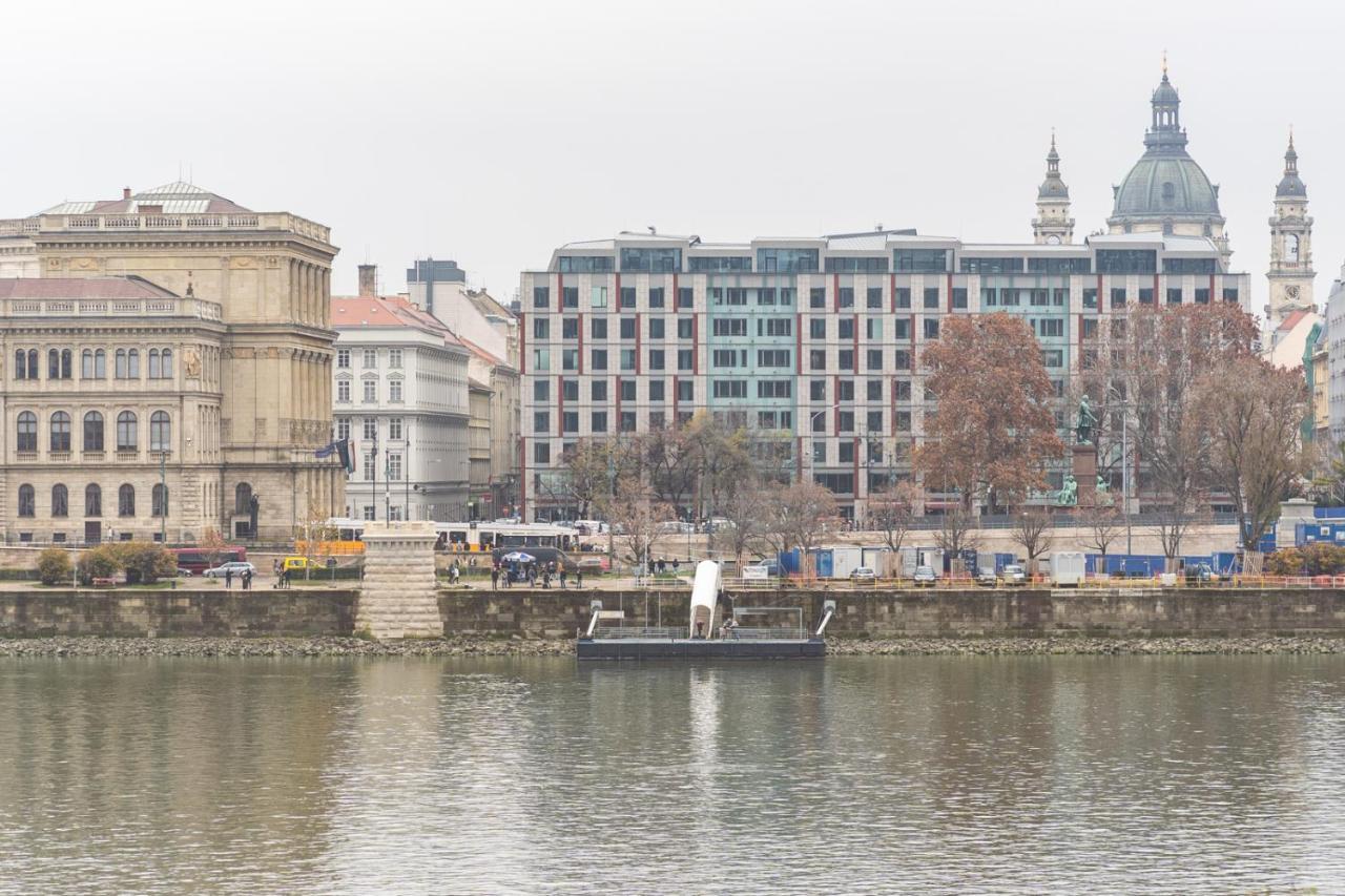 Danube Waterfront View At Chain Bridge Budapest Eksteriør billede